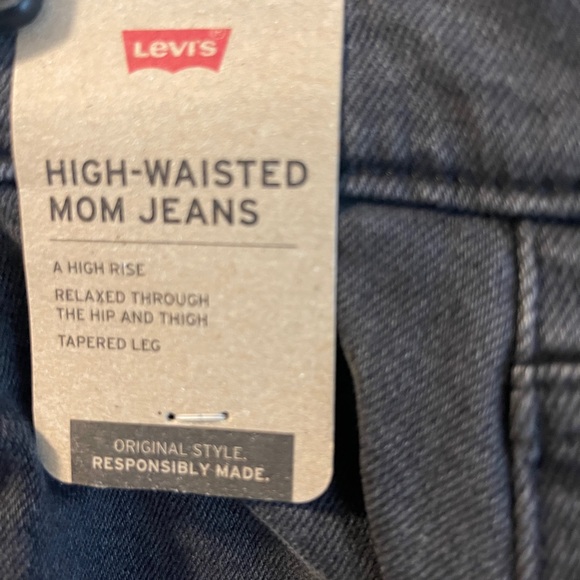 Levi's Women's High Waisted Mom Jeans (in Plus) Size24 W - Picture 6 of 8